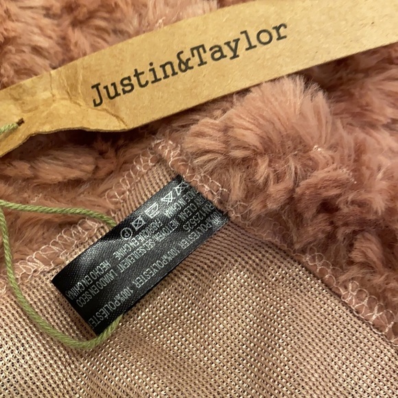 Nwt Justin & Taylor One Size Bougie Poncho Cardigan Rose Plush Ultra Soft - Picture 7 of 8